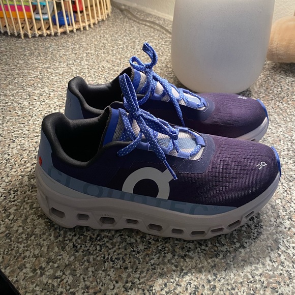 On Running Shoes - On Cloud Cloudmonster shoes